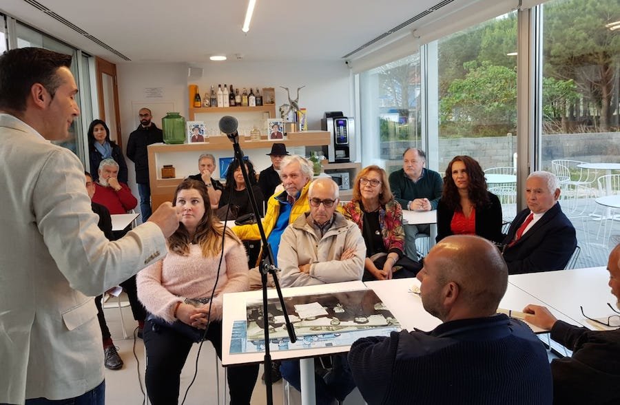 Presentacion sobre Manuel Antonio en Fisterra