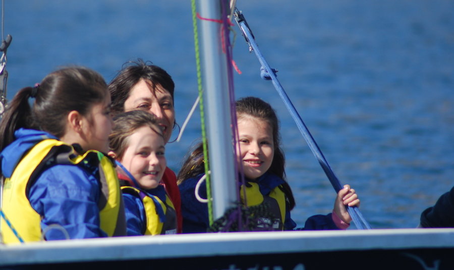 Anxela Louznn Franco practicando O Mar na Escola
