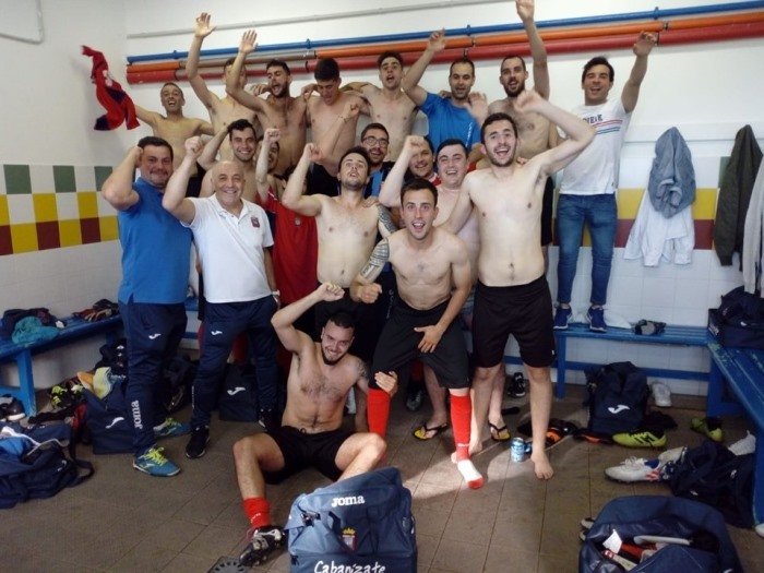 O Cabana celebrando o pase para a gran final logo de vencer ao Camarinas.