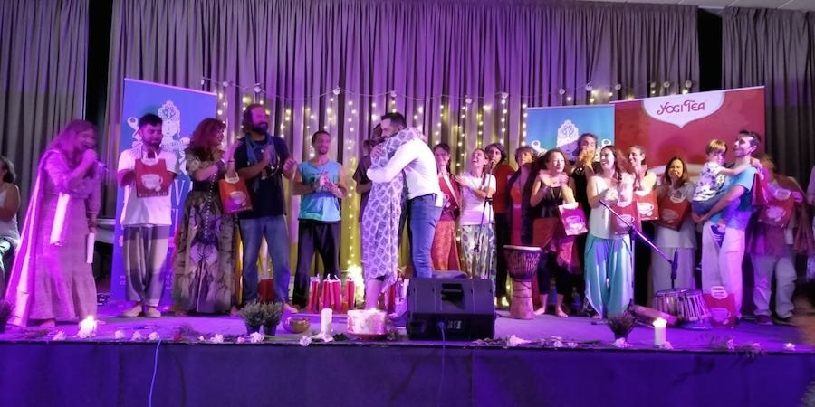 Moitas apertas no Festival Shanti OM