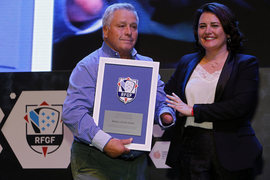 Manuel Vecino con Silvia Cancela-Toda unha vida adicada ao Coristanco