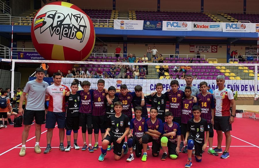 Volei Dumbria alevin ante o Barca