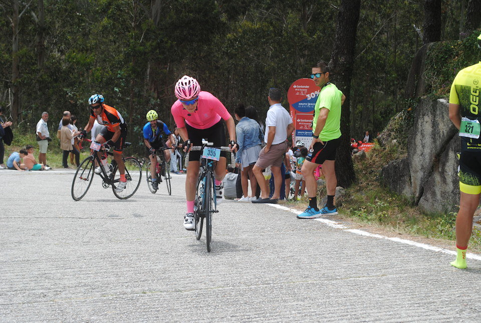 Arantxa García subiendo el muro-Foto-Jorge Castro 1