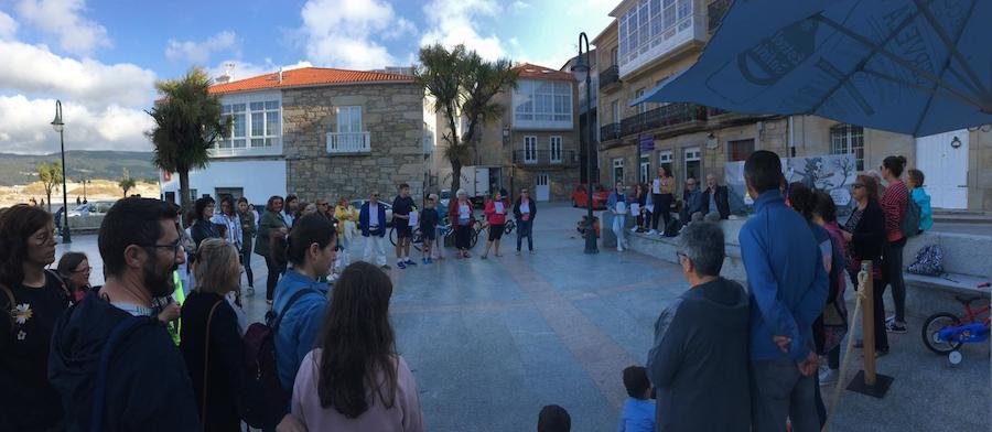 Concentracion en Laxe contra a violencia machista.Foto-Victor de Mira