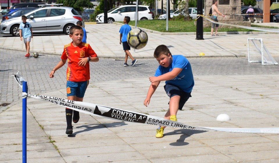 Futbol na xornada de Deporte na Rua-Foto-Rafa Quintans