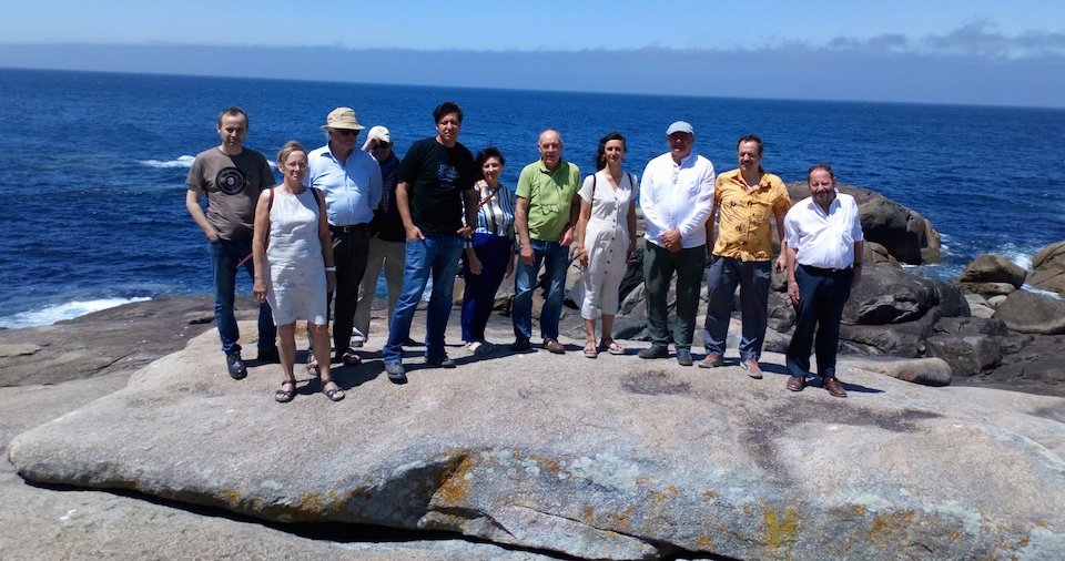 Poetas internacionais na Pedra de Abalar coa Fundacion Rosalia de Castro Poetas internacionais na Pedra de Abalar coa Fundacion Rosalia de Castro
