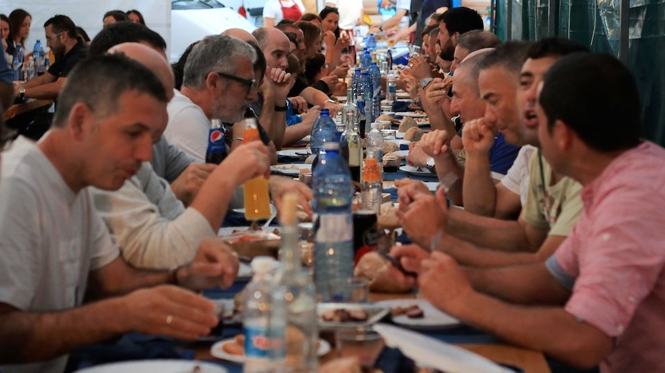 Comida de confraternizacion no 40 aniversario do Lira CF-Foto-Nunegraphy