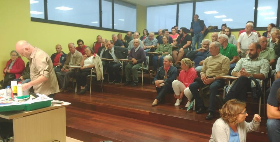 Charla de Lolo Andrade sobre Velutina en Cee