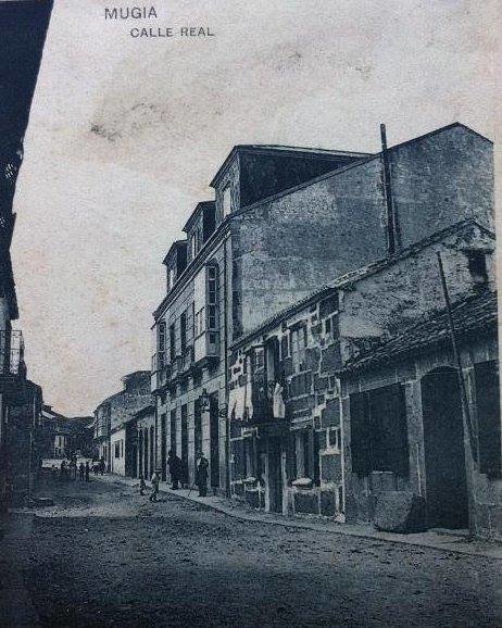 Calle Real de Muxia nos anos 50