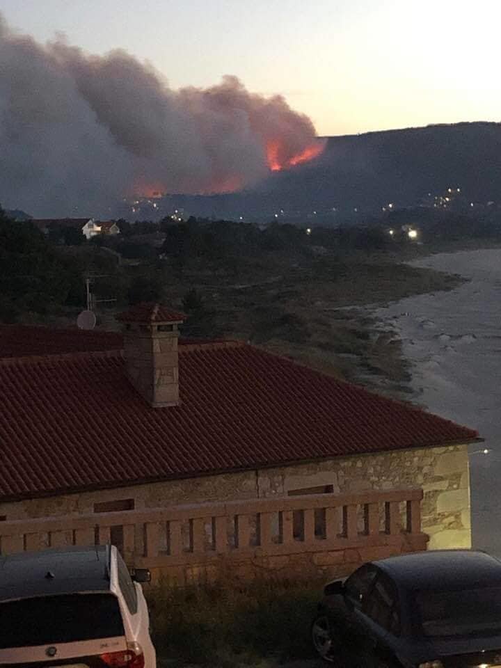O lume ainda estaba ben activo ao mencer