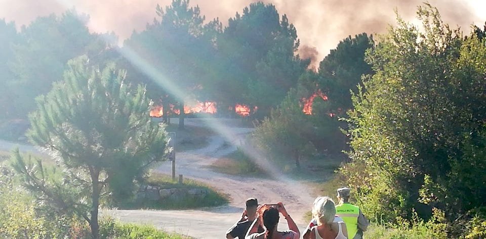 Momentos de gran tensión se viviron no incendio de Boca do Río Momentos de gran tensión se viviron no incendio de Boca do Río