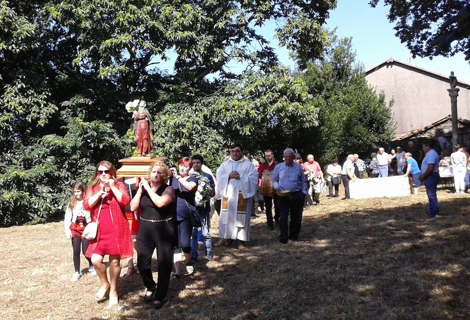 Un momento da procesión pertencente á celebración do ano 2018 da Virxindon de Quintans Mazaricos
