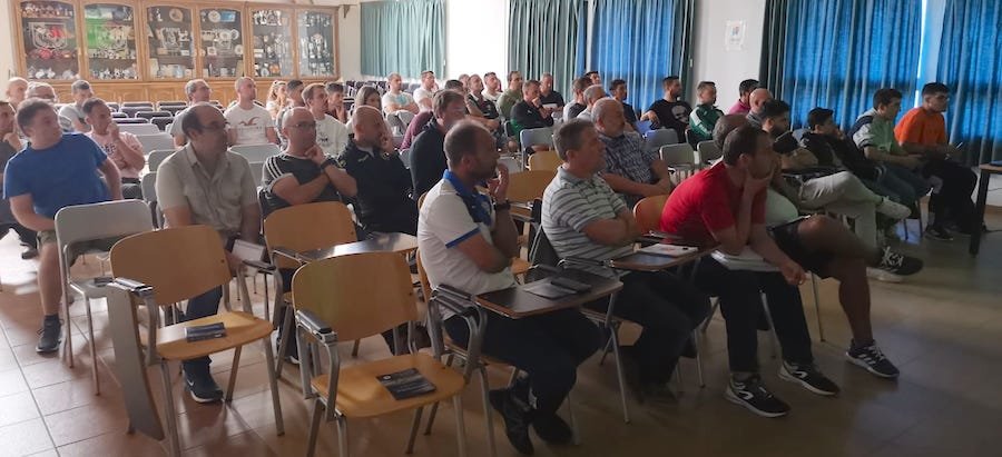 Numeros publico a charla de Baio sobre as novas normas do futbol 11