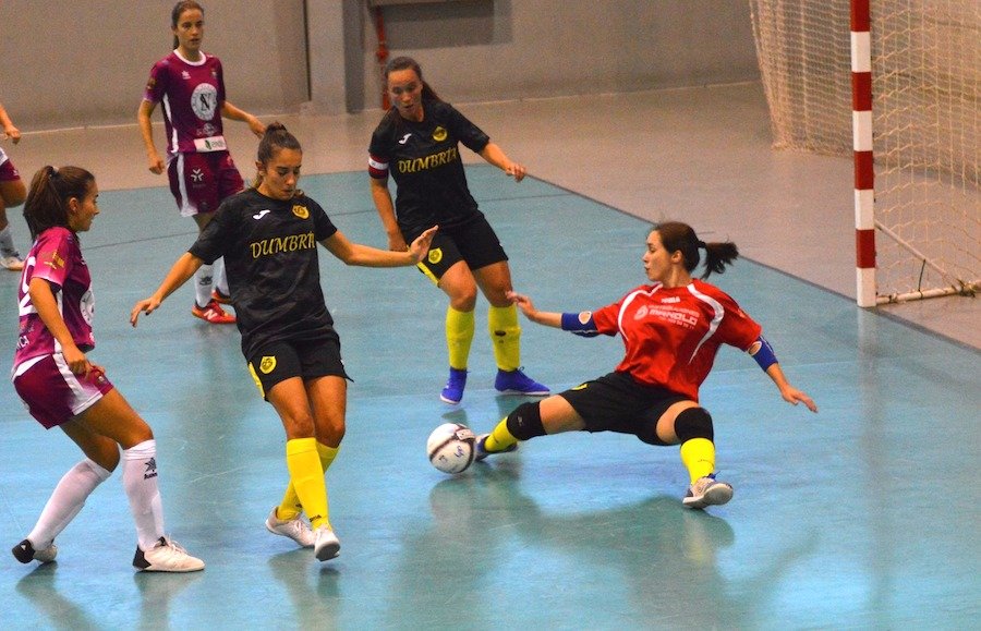 Adriana tivo que facer de porteira e foi unha das destacadas do Fisober