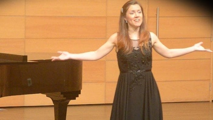 Gemma nova profe da Esmu de Carnota