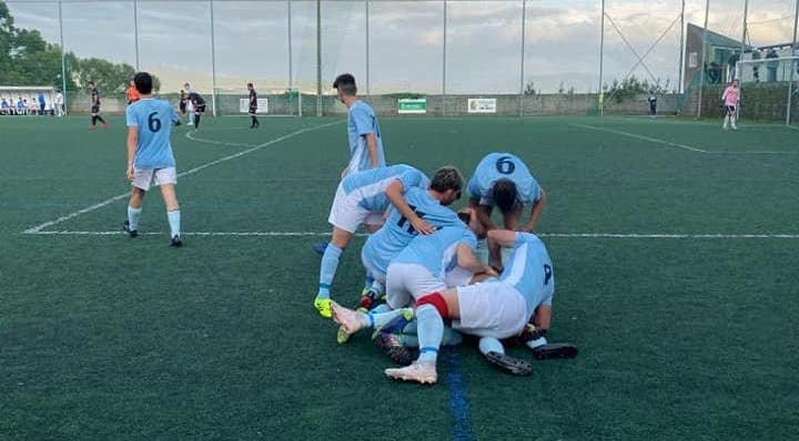 O Muros celebrando un gol