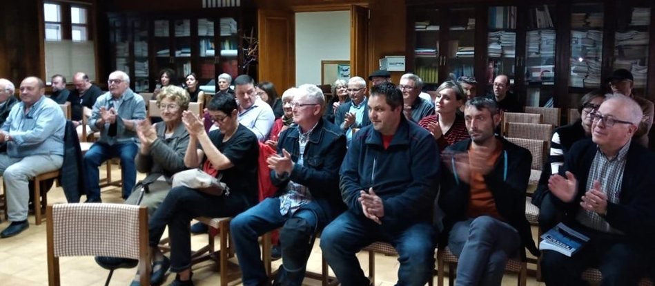 Ambienta para ver o libro de Xelucho Abella