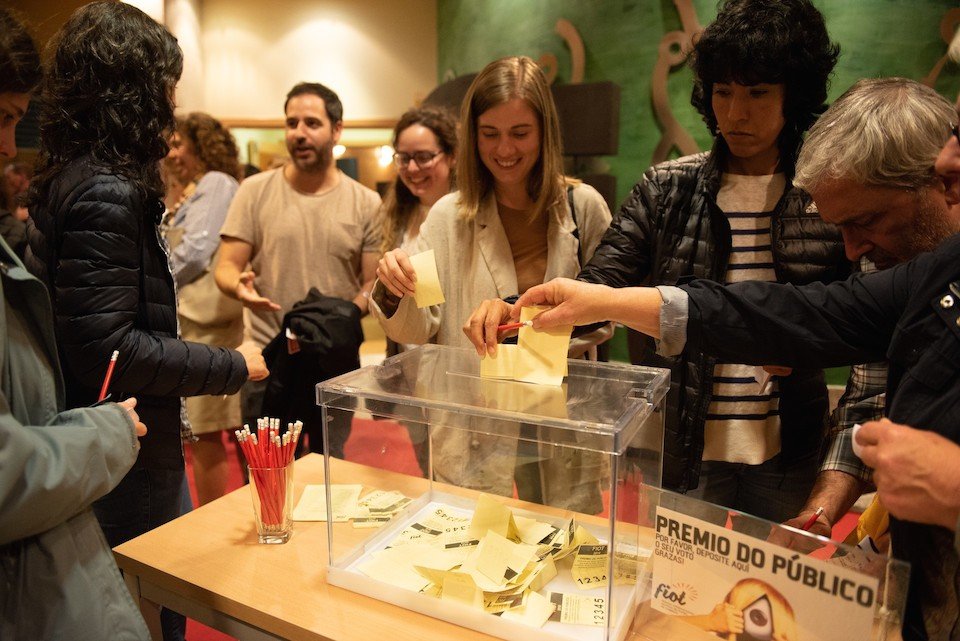 Votando no FIOT-Foto-Criss Becerra