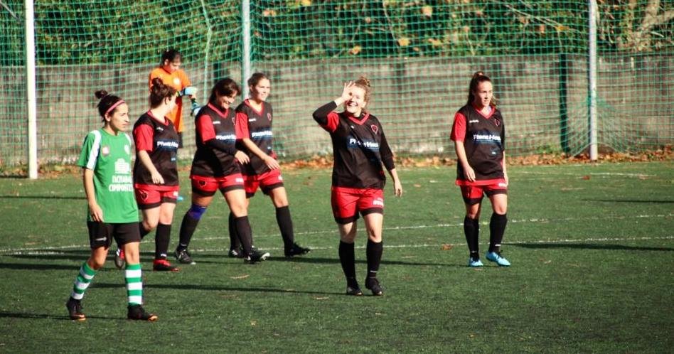 As Miidas celebrando un tanto