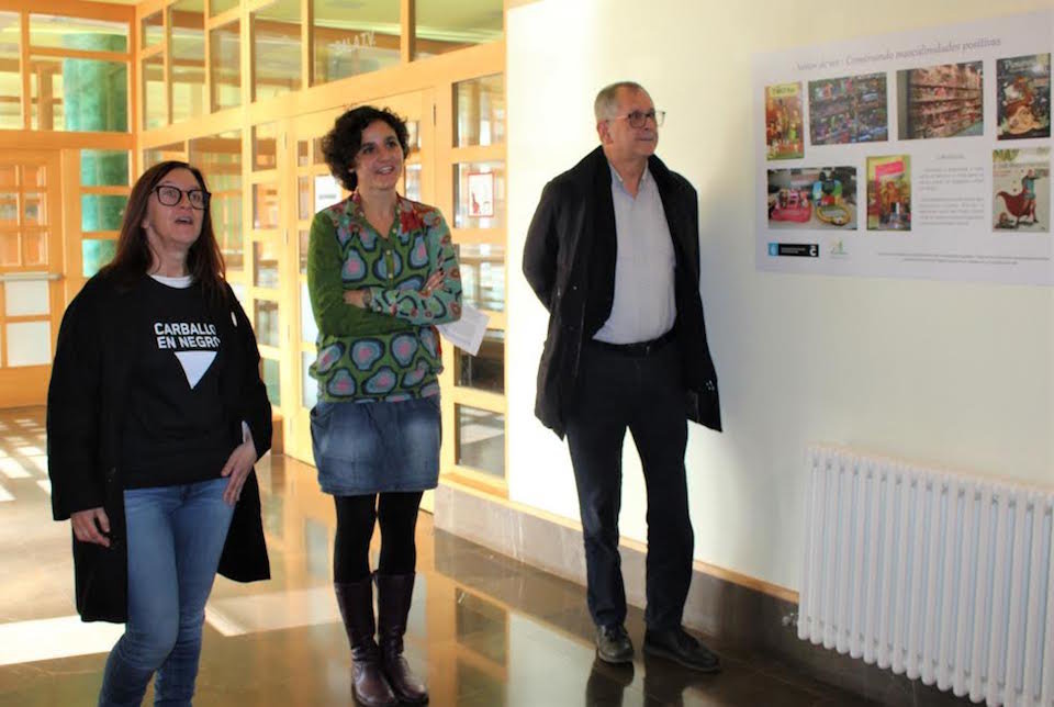 Maica Ures Rosaura Romo Evencio Ferrero inaugurando a exposicion Xeitos de Ver