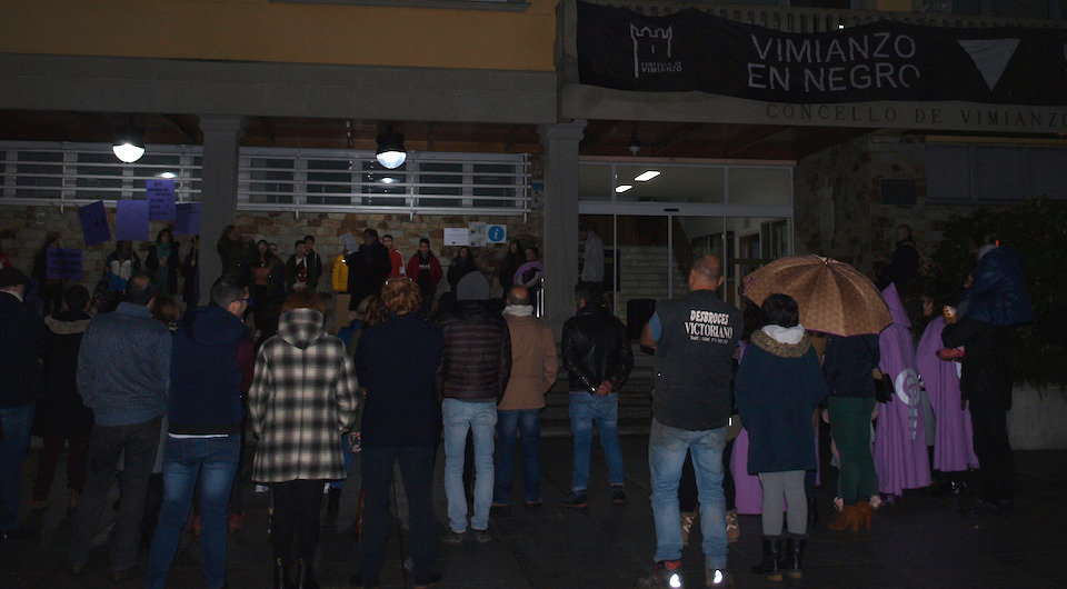 Concentracion en Vimianzo polo 25N