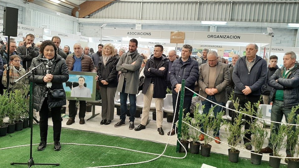 Autoridades na poxa de gando Frison de Mazaricos