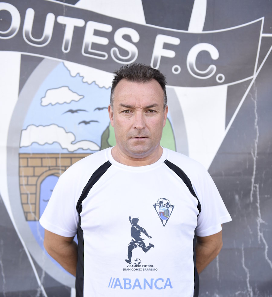 Miguel Ramos, adestrador do Outes Miguel Ramos, adestrador do Outes