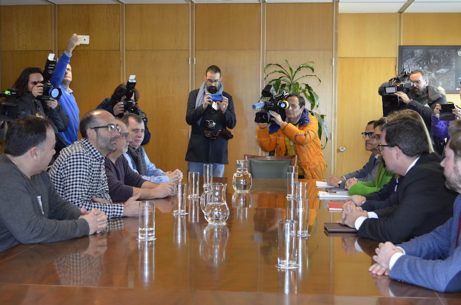 Reunion en Industria cos sidicatos