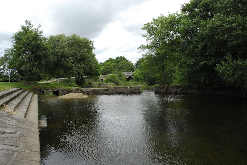 A Pontenova coa súa praia fluvial