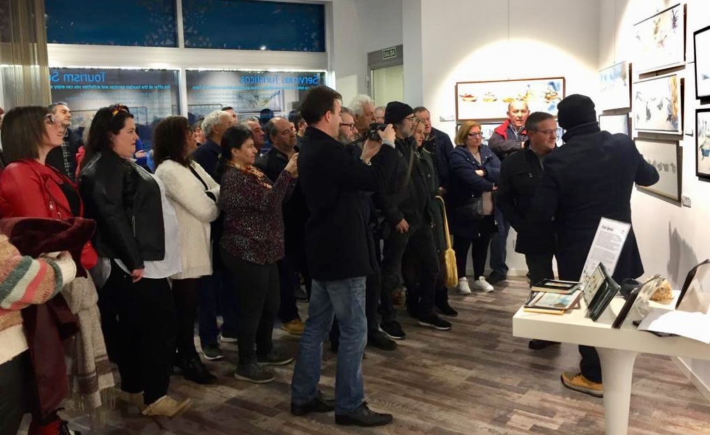 Stoupa chea de vida ca expo de Xose Iglesias