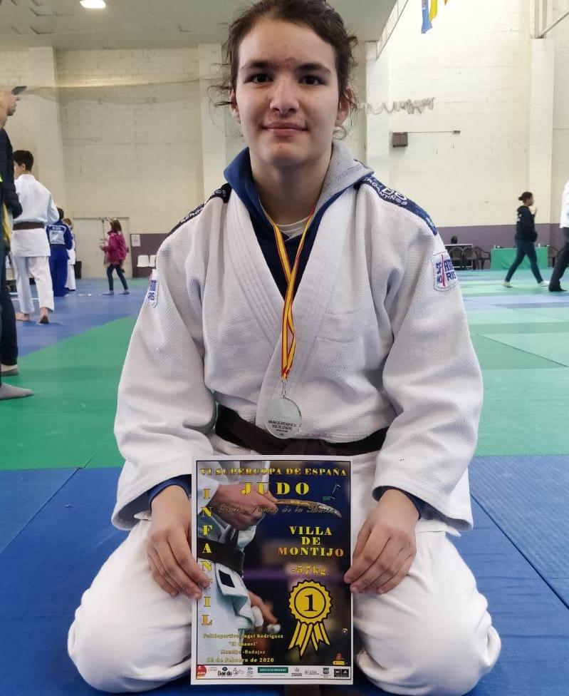 Lucia Pazos campiona da Super Copa de Judo Infantil+