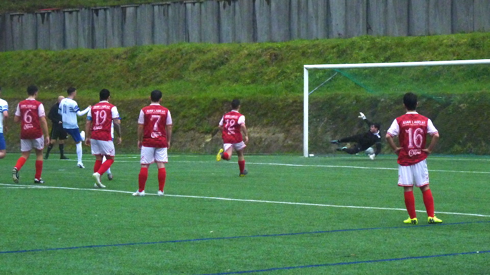 Gol de penalti no MOntelouro-Ameixenda-Foto-Edu Olveira