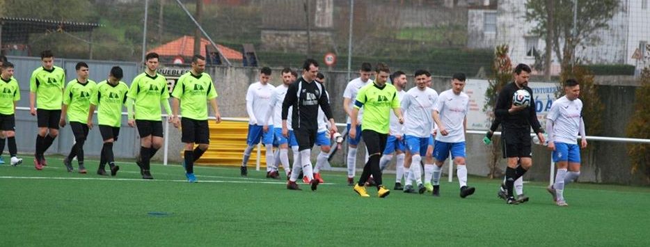SD PONTECEso e Sporting Zas no Pinguel con Oscar Santos-Foto-David Antelo e Brais Pose