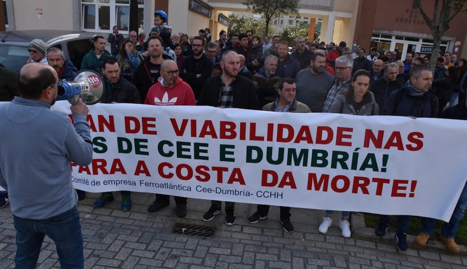Concentracion de luns dos traballadores de Ferroatlantica-Foto-Rafa Quintans 2