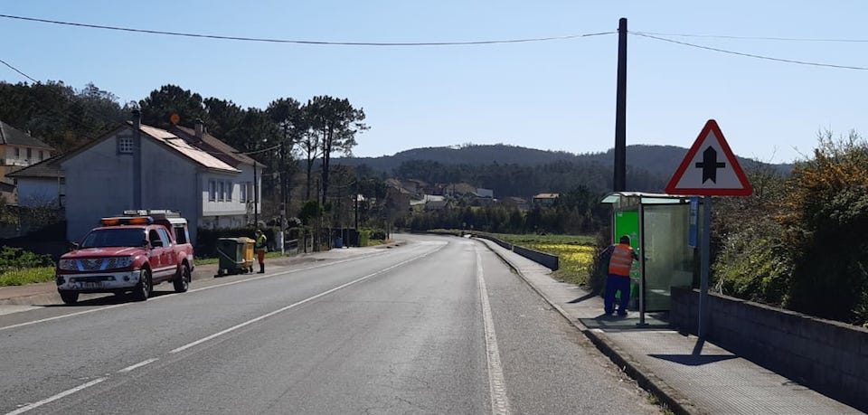 Fumigando en Camarinas contra o coronavirus