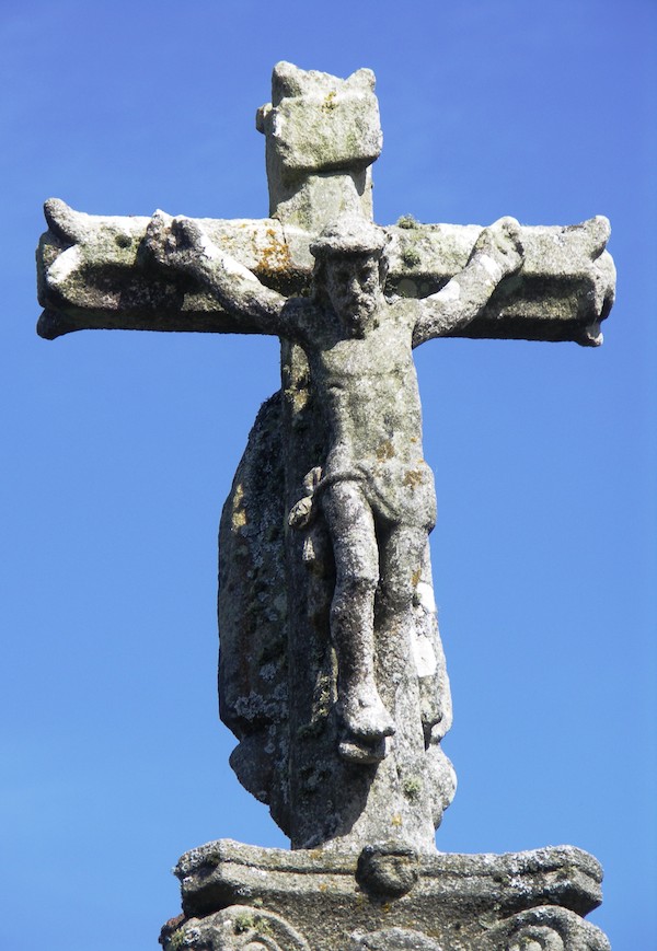 Primeiro plano do Crucificado de anatomía e expresión moi convincentes
