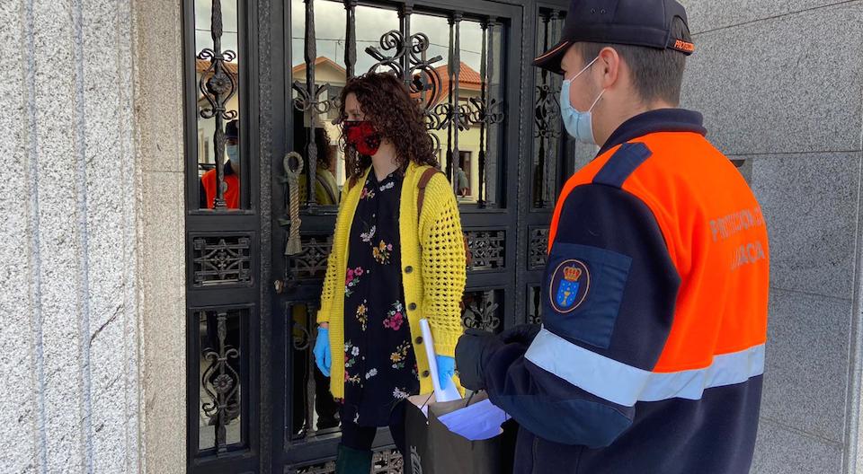 Reparto material A Laracha