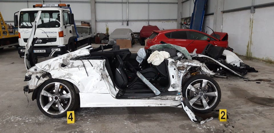 Estado do coche no que quedou o coche accidentado en Santa Comba