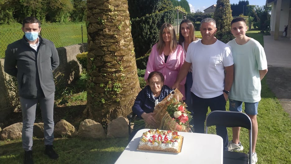 Cumpleanos da xalleira Maria Josefa Espasandin