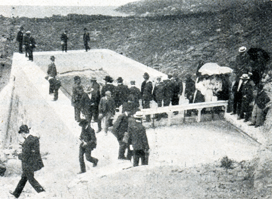 A cámara da auga dende onde se lanzaba á central por unha tubaxe. Nuevo Mundo- xullo 1904