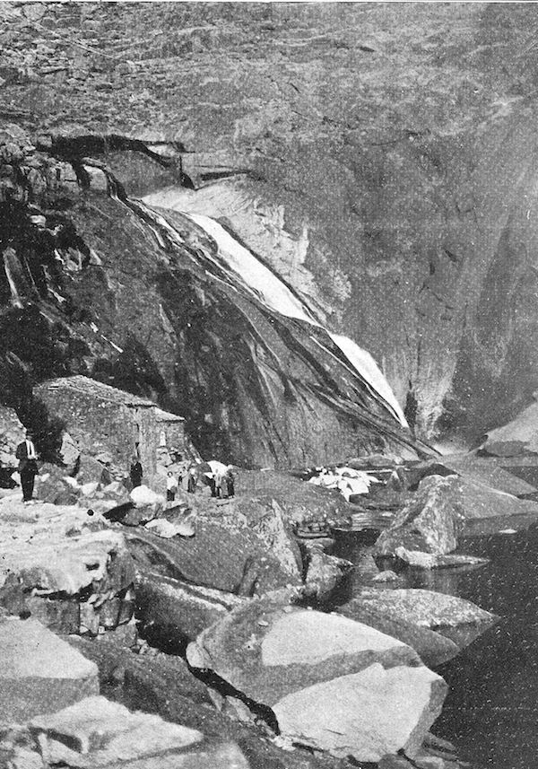 A fervenza do Ézaro nunha fotografía de Federico Ávila Cuadra publicada en Vida Gallega en 1926
