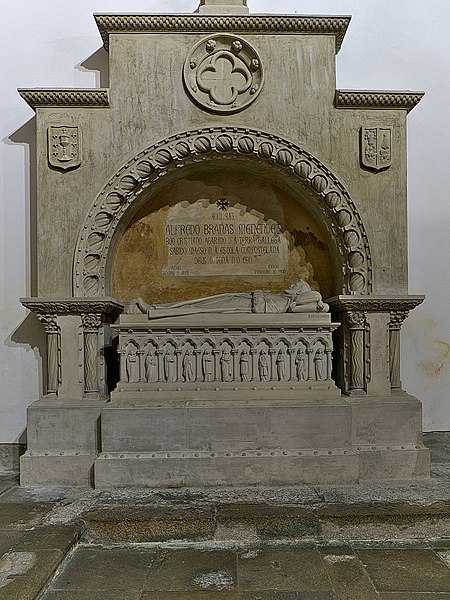 SEPULCRO DE ALFREDO BRAÑAS NO PANTEÓN DE GALEGOS ILUSTRES. 1905