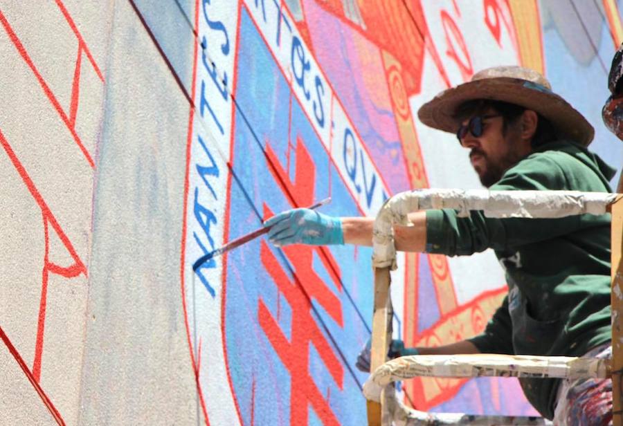 Miguel Peralta de Cesta na Cachola pintando Vimianzo