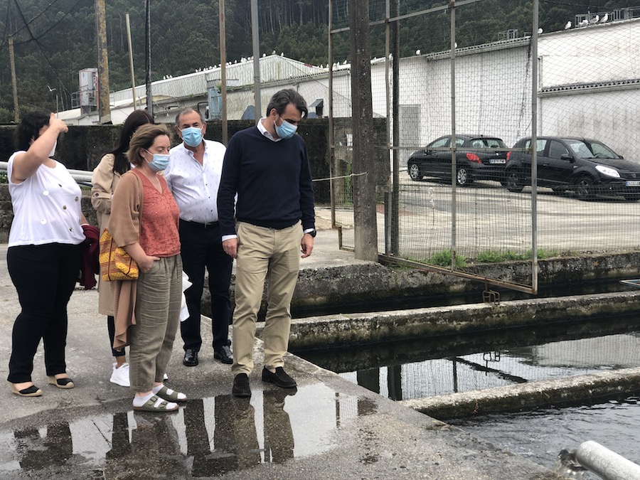 Diego Calvo visitou a piscifactoria de Lires