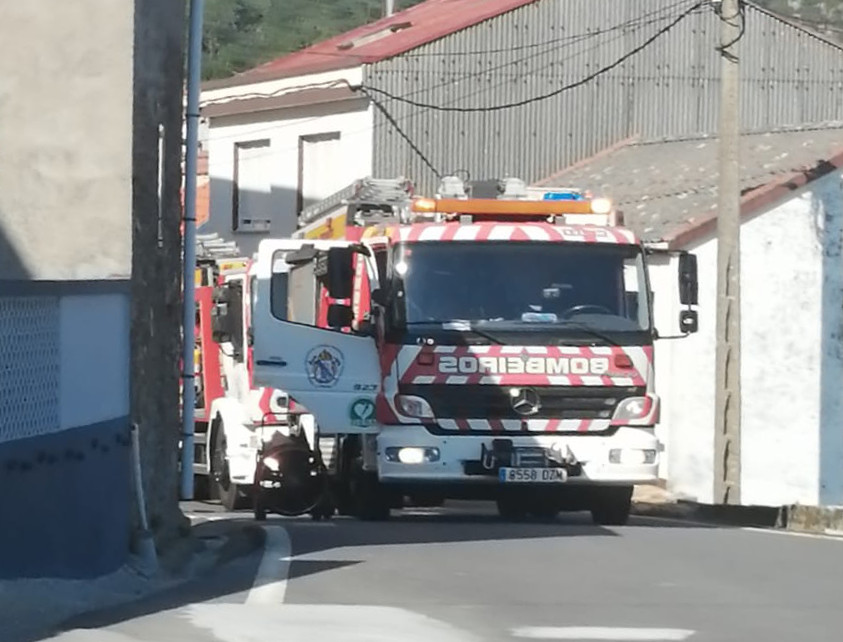 Bombeiros de Cee no Ezaro