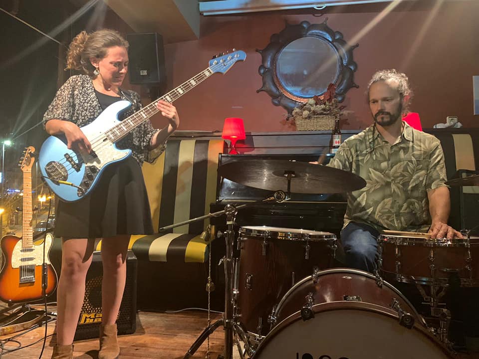 Udra en concerto na Ventana de Laxe