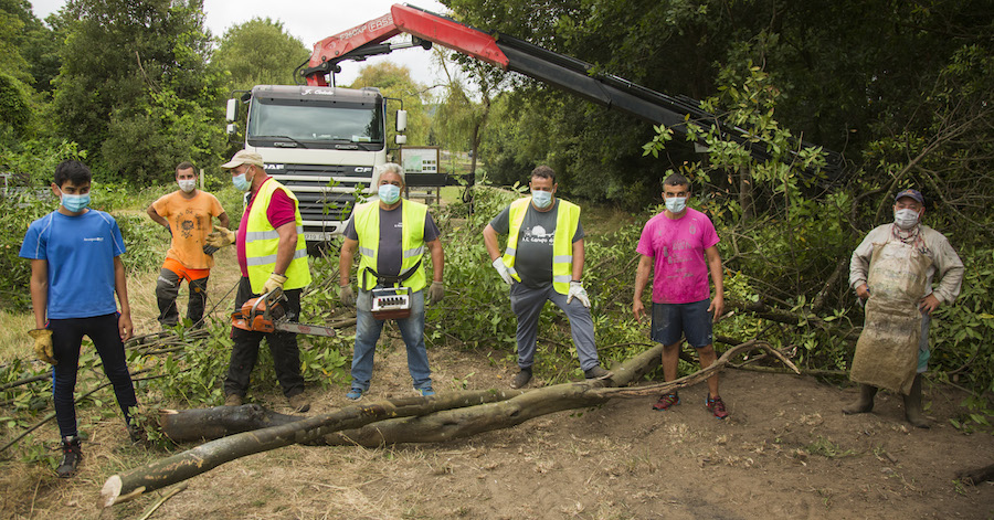 Limpeza do rio Anllons pola AC Campo do Rio