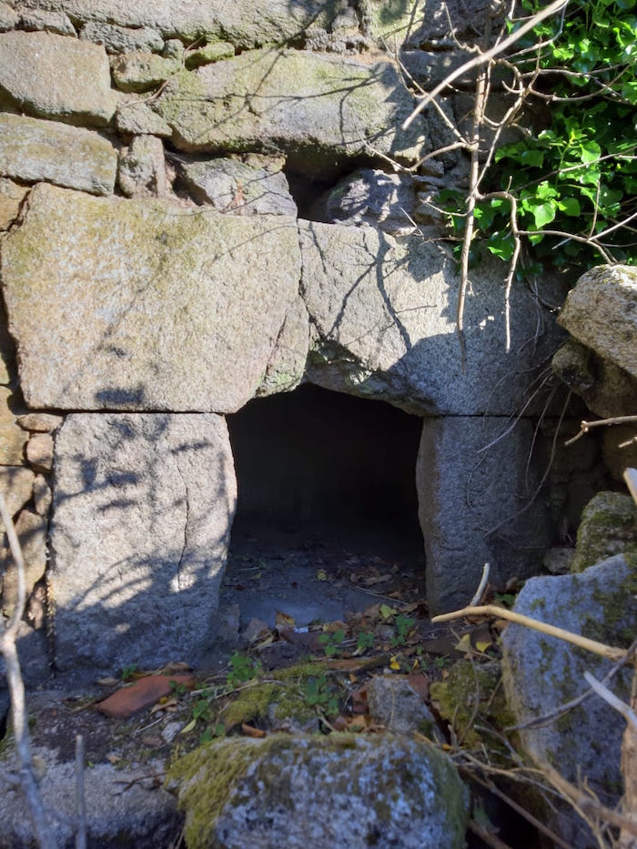 BOCA DO FORNO da vella casa das Rebeiras-Tesouros de Berdoias