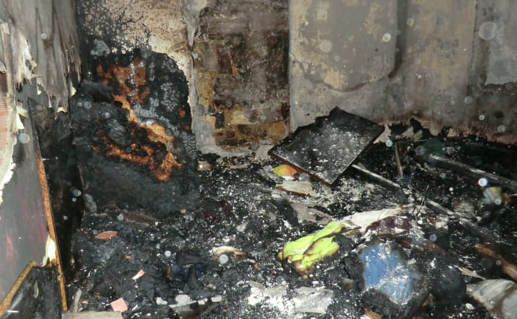 Incendio dunha vivenda en Fisterra-Foto-ADC Bombeiros