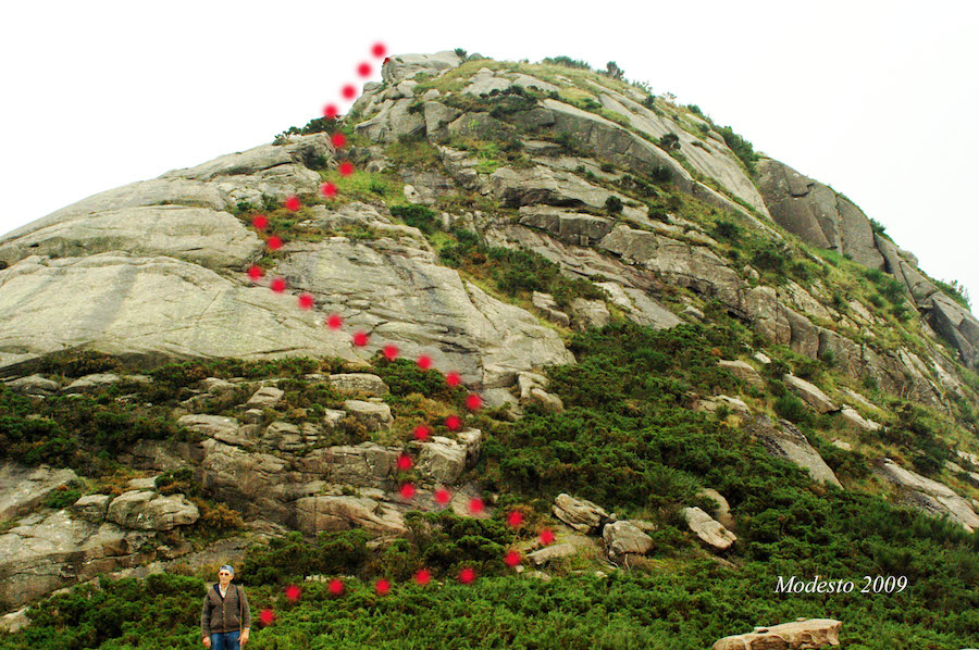 Como subir a rocha de Penafiel pola cara norte no Monte Pindo